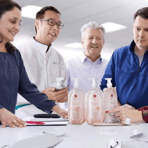 grande image-Kao 3 KAO product and employees